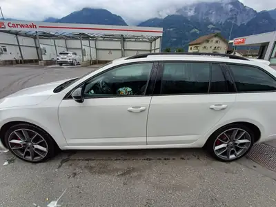 Skoda Octavia RS — Break diesel sportif, 184 ch et faible kilométrage — côté