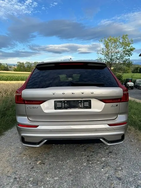 Volvo XC60 2023 occasion Zumikon — 3