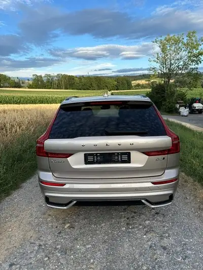 Volvo XC60 2.0 B5 MH Plus Dark AWD — SUV hybride mild avec transmission intégrale — Miniature 10