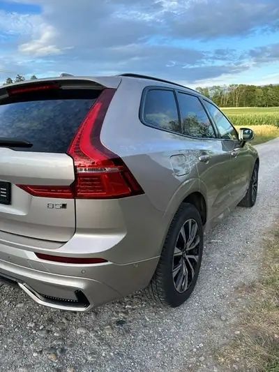 Volvo XC60 2.0 B5 MH Plus Dark AWD — SUV hybride mild avec transmission intégrale — Miniature 17