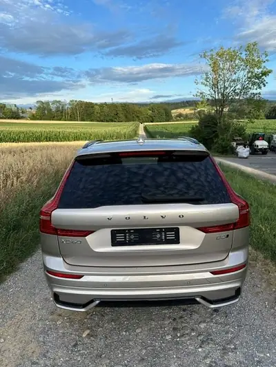 Volvo XC60 2.0 B5 MH Plus Dark AWD — SUV hybride mild avec transmission intégrale — Miniature 19