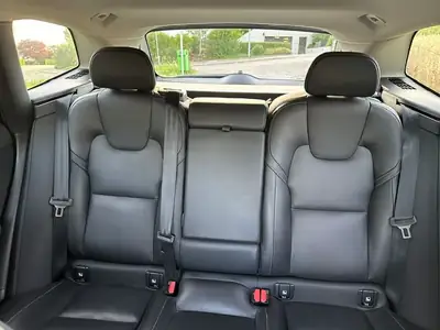 Volvo XC60 2.0 B5 MH Plus Dark AWD — SUV hybride mild avec transmission intégrale — Miniature 20