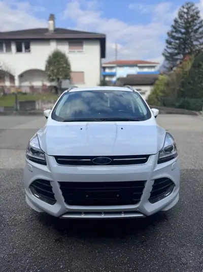 Ford Kuga 2.0 TDCi 150 Titanium — SUV diesel robuste, 64 000 km seulement — vista esterna