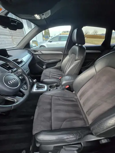 Audi Q3 2.0 TFSI quattro S-Tronic — SUV compact sportif ABT, sans accident — tableau de bord