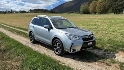 Subaru Forester 2.0D Luxury — SUV robuste, AWD, entretien impeccable — exterior view