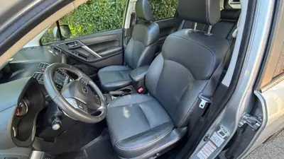 Subaru Forester 2.0D Luxury — SUV robuste, AWD, entretien impeccable — Thumbnail 8