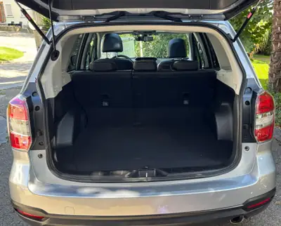 Subaru Forester 2.0D Luxury — SUV robuste, AWD, entretien impeccable — Thumbnail 14