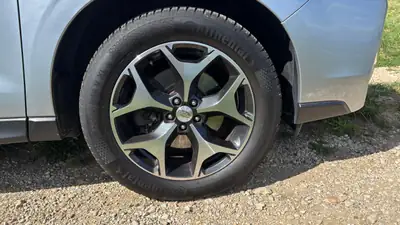 Subaru Forester 2.0D Luxury — SUV robuste, AWD, entretien impeccable — Thumbnail 17
