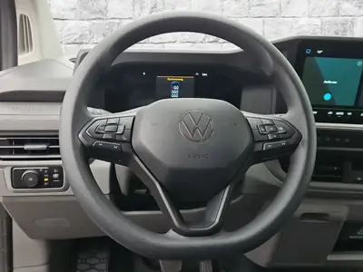 VW Caravelle BEV 2025 — Minibus électrique 7 places, rarissime et écologique — Miniature 9