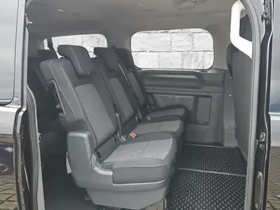 VW Caravelle BEV 2025 — Minibus électrique 7 places, rarissime et écologique — Miniature 12