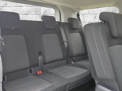 VW Caravelle BEV 2025 — Minibus électrique 7 places, rarissime et écologique — Miniature 13