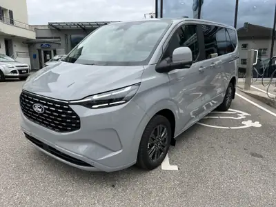 Ford Tourneo Custom 340 L1H1 PHEV — Monospace hybride rechargeable 8 places, technologie premium — Innenraum