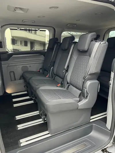 Ford Tourneo Custom 340 L1H1 PHEV — Monospace hybride rechargeable 8 places, technologie premium — Miniatur 10