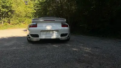 Porsche 911 Turbo 3.6 (997) — Légendaire Mezger, tuning TECHART, boîte manuelle — rear view