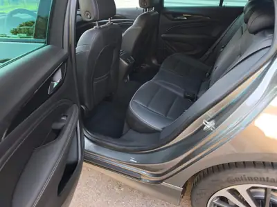 Opel Insignia 2.0 Turbo 260 PS — Berline premium 4x4 avec phares Matrix-LED et caméra 360° — Thumbnail 10