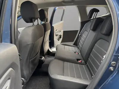 Dacia Duster TCe 125 Essential 4x4 — SUV polyvalent, 4 roues motrices et équipements pratiques — Miniature 13