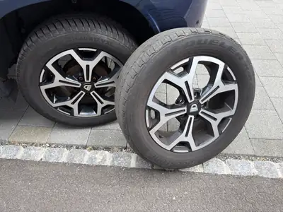 Dacia Duster TCe 125 Essential 4x4 — SUV polyvalent, 4 roues motrices et équipements pratiques — Miniature 19