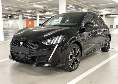 Peugeot 208 1.2 PureTech 130 GT Pack — Citadine dynamique, entretien récent et prête pour l'hiver — intérieur