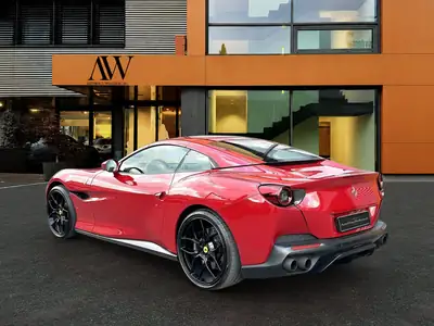 Ferrari Portofino 3.9 Turbo — Cabriolet sport rouge, 599 ch, état impeccable — intérieur
