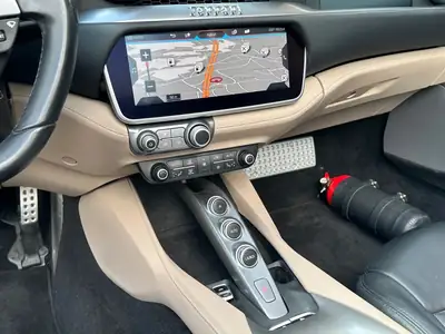 Ferrari Portofino 3.9 Turbo — Cabriolet sport rouge, 599 ch, état impeccable — Miniature 19