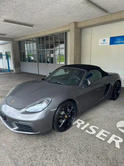 Porsche 718 Boxster 2.0 PDK — Roadster sportif, 60'000 km, propulsion arrière — exterior view