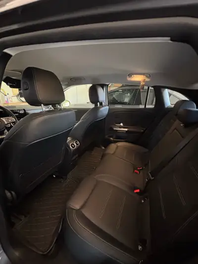 Mercedes-Benz EQA 350 AMG Line 4matic — SUV électrique premium, 292 ch, 4 roues motrices — Thumbnail 9