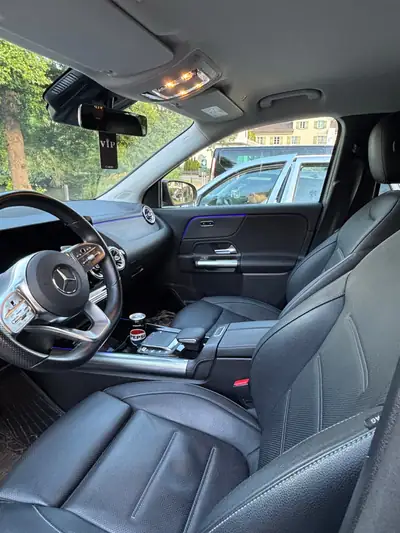 Mercedes-Benz EQA 350 AMG Line 4matic — SUV électrique premium, 292 ch, 4 roues motrices — Thumbnail 7