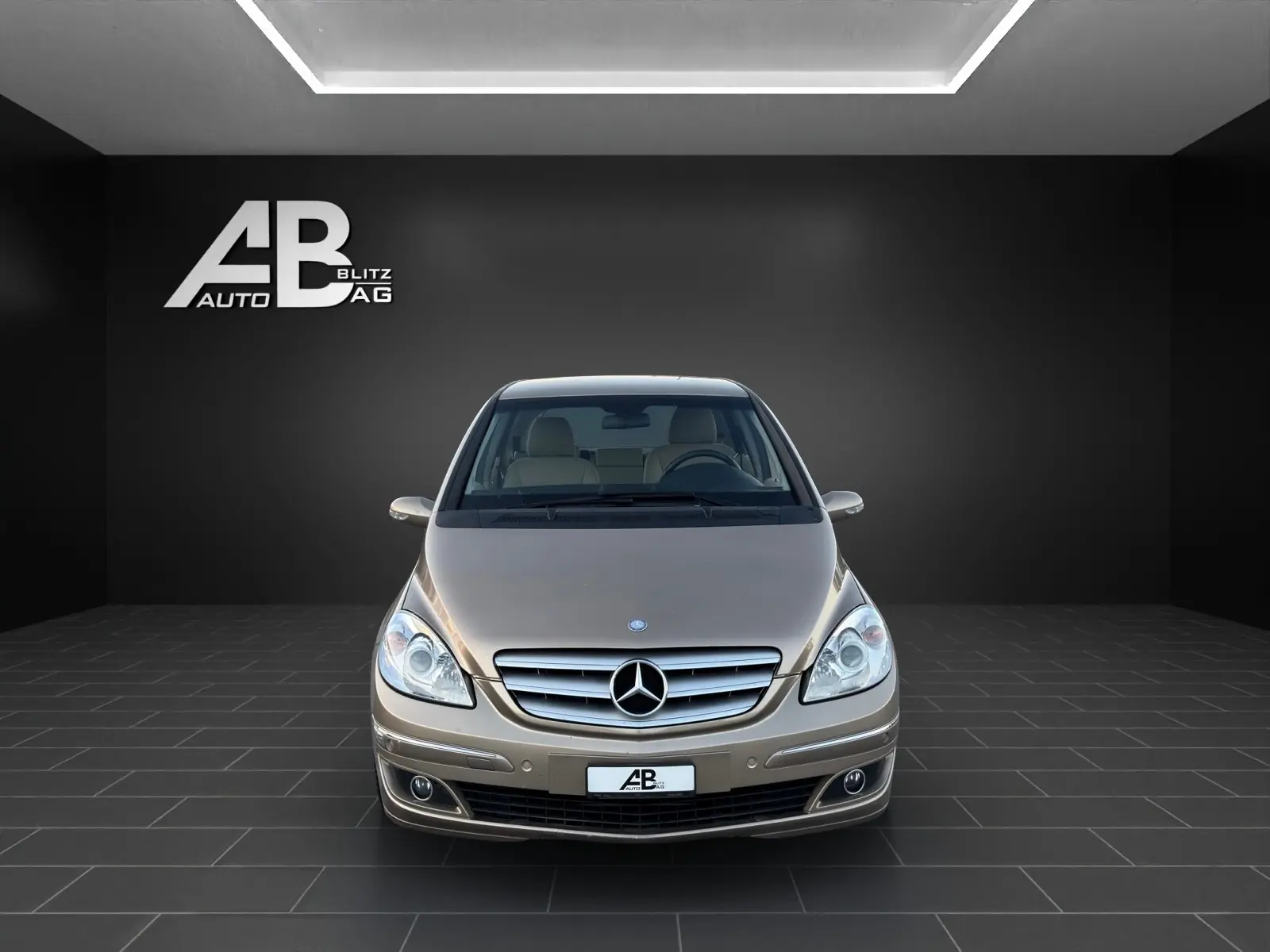Mercedes-Benz Classe B 200 T — Monospace polyvalent, entretien récent et 193 ch — vista esterna