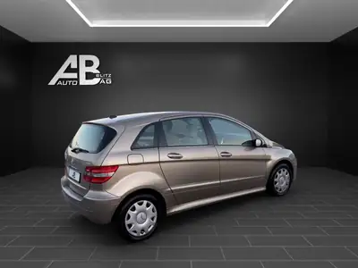 Mercedes-Benz Classe B 200 T — Monospace polyvalent, entretien récent et 193 ch — cruscotto