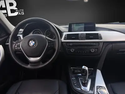 BMW 330d xDrive Touring — Break diesel performant, 258 ch et transmission intégrale — Miniatur 11