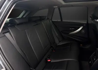 BMW 330d xDrive Touring — Break diesel performant, 258 ch et transmission intégrale — Miniatur 13