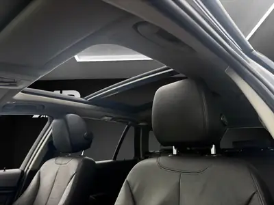 BMW 330d xDrive Touring — Break diesel performant, 258 ch et transmission intégrale — Miniatur 14