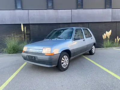 Renault R5 Automat 1989 — Classique iconique, contrôle technique veteran réussi — vue extérieure