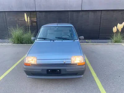 Renault R5 Automat 1989 — Classique iconique, contrôle technique veteran réussi — intérieur