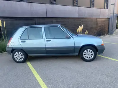 Renault R5 Automat 1989 — Classique iconique, contrôle technique veteran réussi — détail