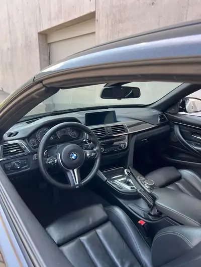 BMW M4 Compétition cabriolet — 450 ch, toit électrique, services gratuits inclus — Armaturenbrett