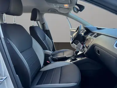 Skoda Octavia Combi 1.8 TSI 4x4 — Familiale polyvalente, 180 ch et transmission intégrale — Miniature 17
