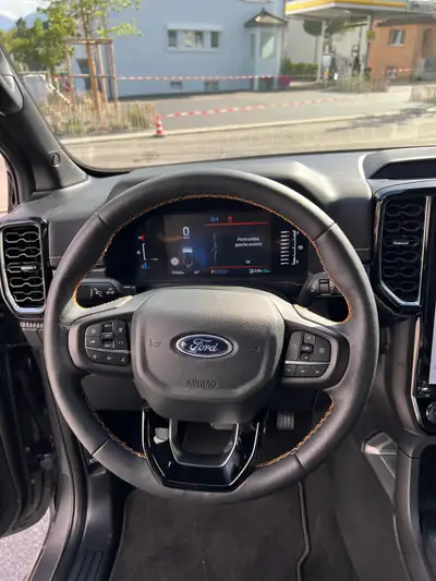 Ford Ranger Wildtrak 2.3 EcoBoost e-4WD — Pick-up hybride rechargeable, 2 000 km seulement — Miniatur 7