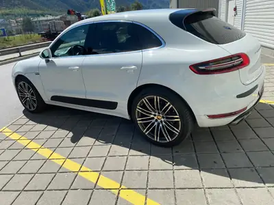 Porsche Macan 3.0 V6 S Diesel — SUV sportif avec 258 ch, entretien impeccable — Seitenansicht