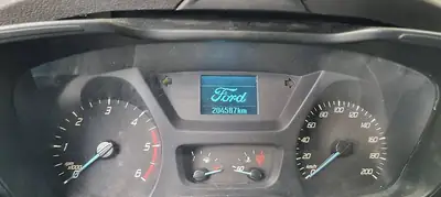 Ford Transit 330L TDCi — Utilitaire robuste diesel, 203'000 km, configuration spacieuse — intérieur