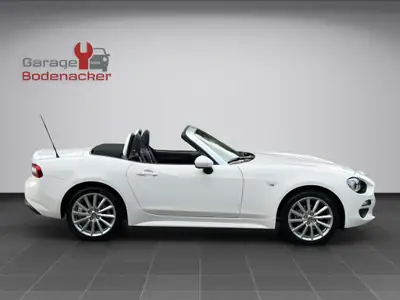 FIAT 124 Spider 1.4 TB Lusso — Cabriolet rétro, motorisation turbo et équipement premium — Detail