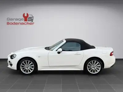 FIAT 124 Spider 1.4 TB Lusso — Cabriolet rétro, motorisation turbo et équipement premium — Miniatur 12
