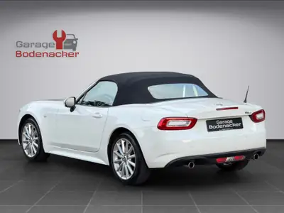 FIAT 124 Spider 1.4 TB Lusso — Cabriolet rétro, motorisation turbo et équipement premium — Miniatur 11