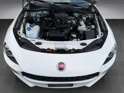 FIAT 124 Spider 1.4 TB Lusso — Cabriolet rétro, motorisation turbo et équipement premium — Miniatur 20