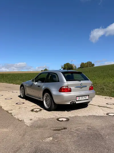 BMW Z3 3.0 Coupé — Roadster mythique 2002, 231 ch et transmission manuelle — côté