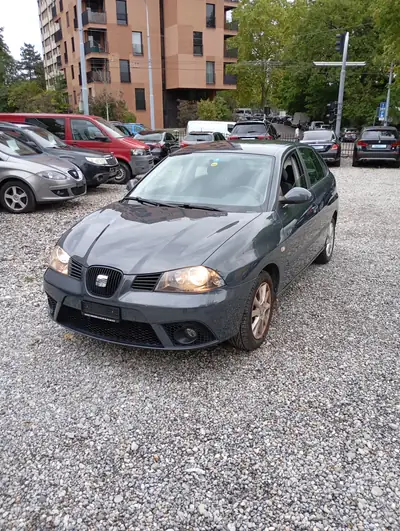 SEAT Ibiza 1.4 16V Shake — Citadine fiable, sans accident, parfaite pour la ville — vue extérieure
