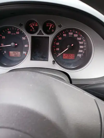 SEAT Ibiza 1.4 16V Shake — Citadine fiable, sans accident, parfaite pour la ville — Miniature 9
