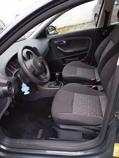 SEAT Ibiza 1.4 16V Shake — Citadine fiable, sans accident, parfaite pour la ville — Miniature 10