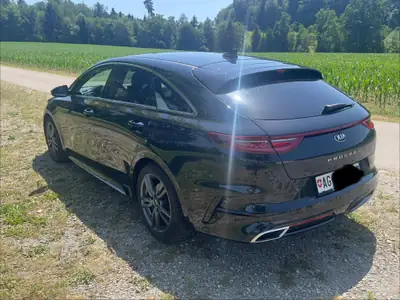Kia Proceed 1.5 T-GDi MHEV GT-Line — Familiale sportive hybride, 67'000 km seulement — Seitenansicht