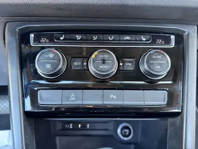 VW Touran 1.4 TSI BlueMotion — Monospace 7 places, caméra & navigation intégrée — Miniatura 22
